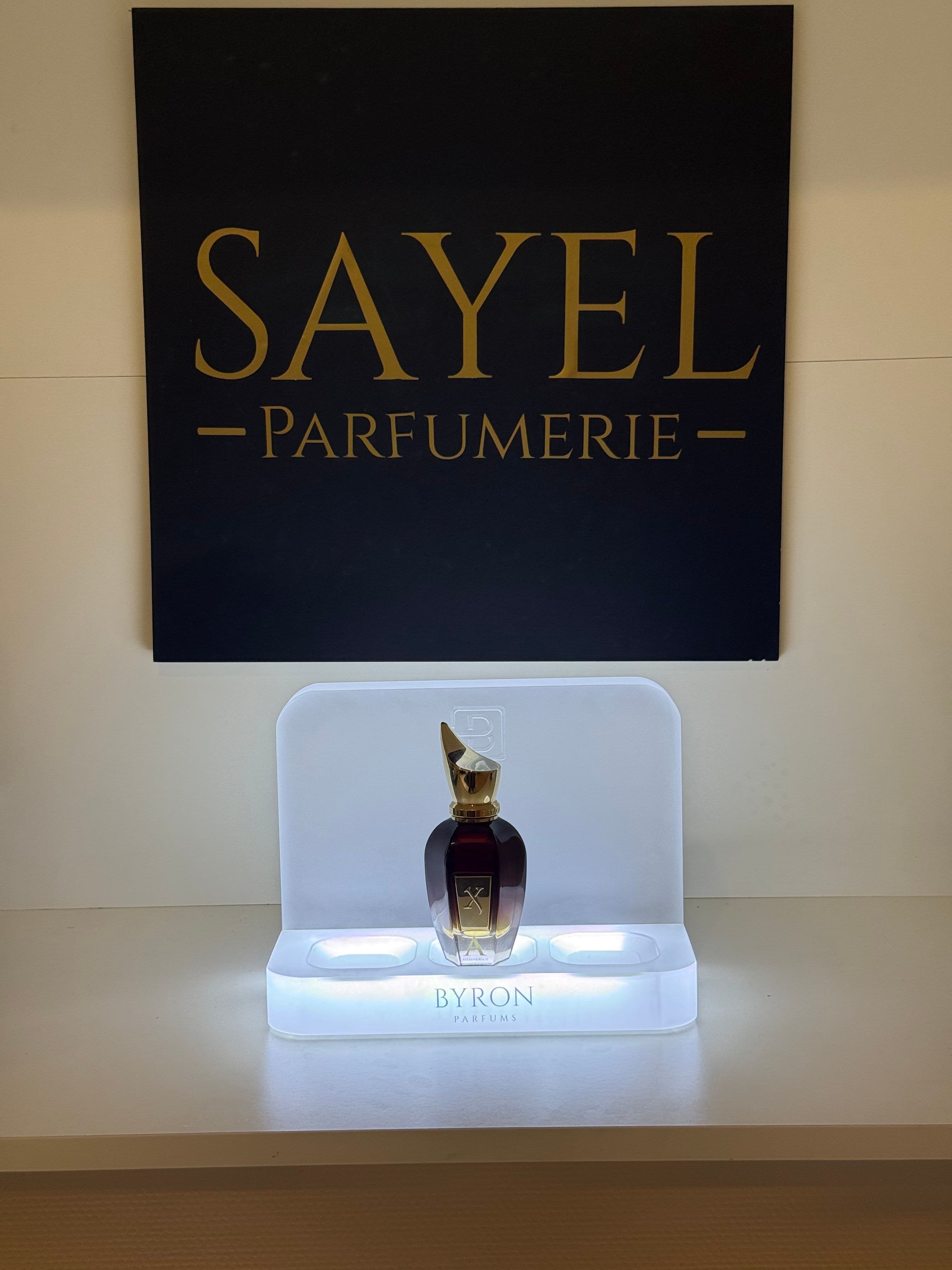 Flacon du parfum Alexandria II par Xerjoff, famille olfactive orientale boisée