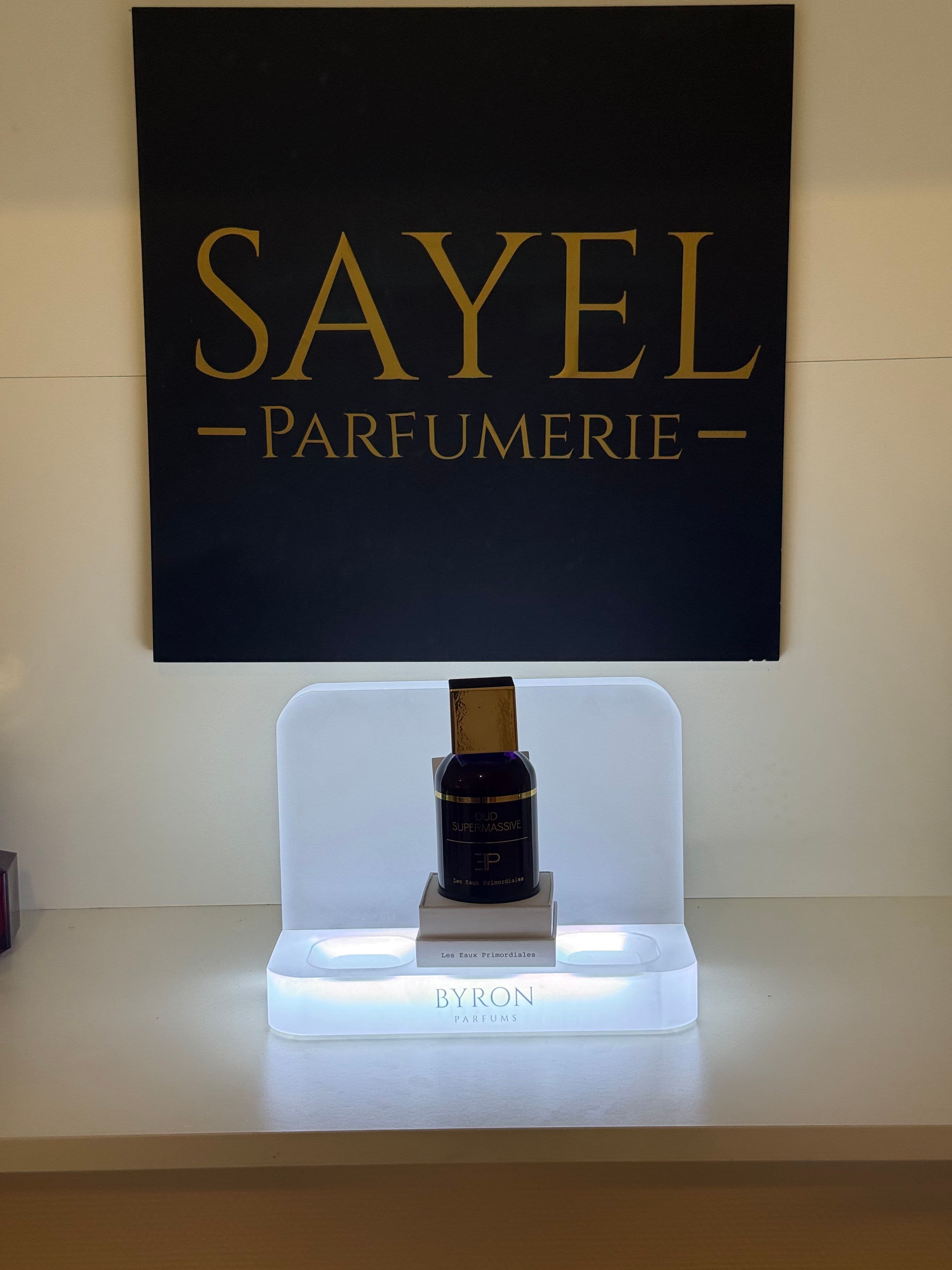 Flacon du parfum Oud Supermassive par Les Eaux Primordiales